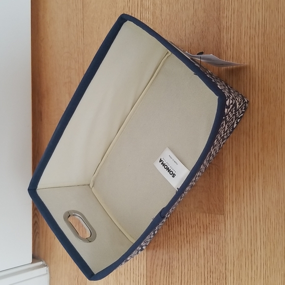 ⭐ 2/$10 Small Cream and Blue Storage Tote - Picture 3 of 4